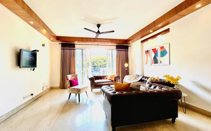 BluO 3BHK M Block Mkt - Lift, Balcony, Parking