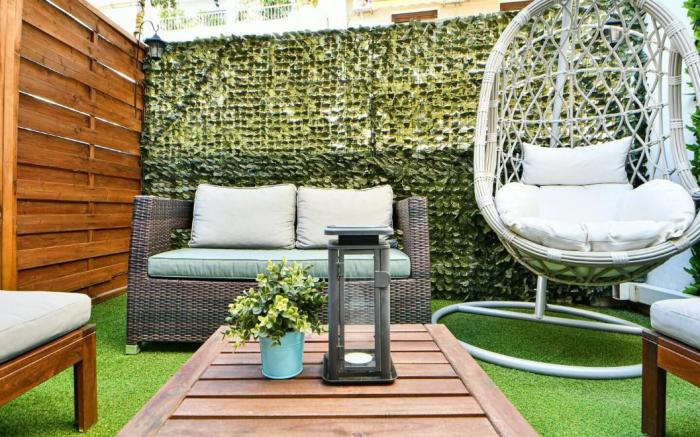 IQ Residences - Athens Way Apartments