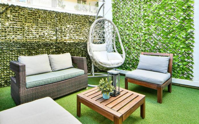 IQ Residences - Athens Way Apartments
