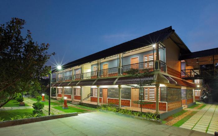 Green Planet Hotel Mattannur