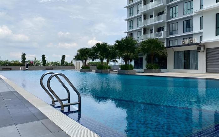 Paradigm Mall Platino Apartment 2BR 2FREE By Natol 