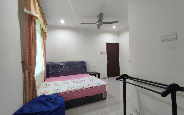 Kasih Aurora : 4-6 rooms (bilik semua aircond)