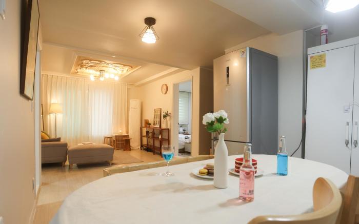 the 쉼 공간 안암/안암역5분/2층독채/최대8인/넷플릭스/침실3,거실,욕실1.5/넓음