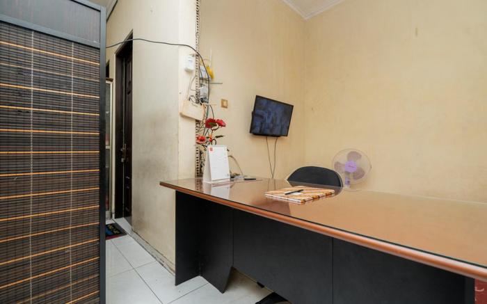 RedDoorz @ Graha 99 Simomulyo