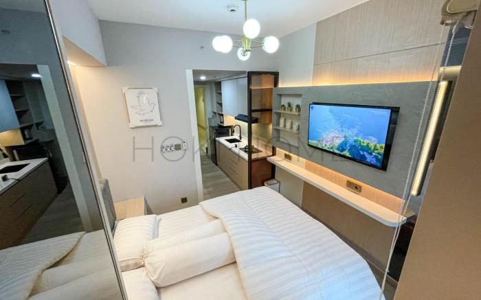 Apartement M-Town Avery Type Studio by HokiHome