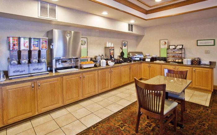 Country Inn & Suites By Radisson, McDonough, GA