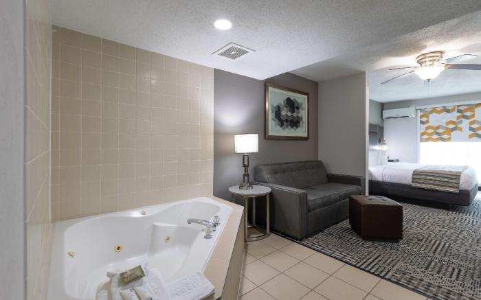 Country Inn & Suites by Radisson, Lake Norman Huntersville, NC