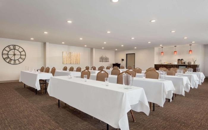 Country Inn & Suites by Radisson, Baxter, MN