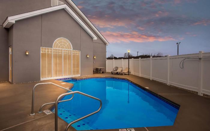 Country Inn & Suites by Radisson, Beckley, WV