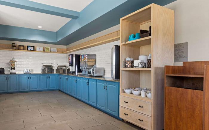 Country Inn & Suites by Radisson, Hinesville, GA