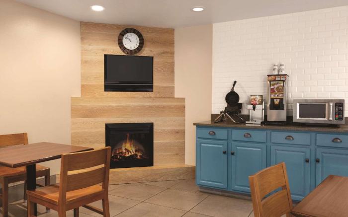 Country Inn & Suites by Radisson, Georgetown, KY