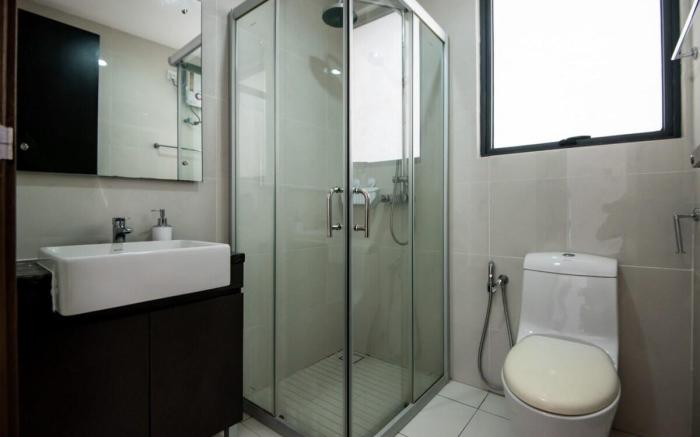 A Stylish 2BR Suite, Water Views, Free Parking