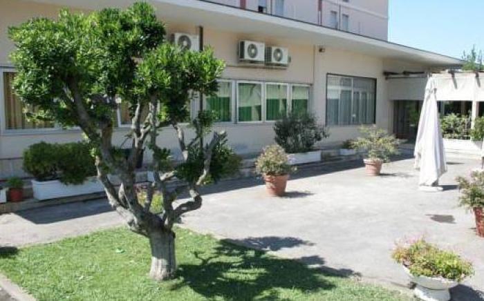 HOTEL IL PARCO - Parking Free & Restaurant - Hotel