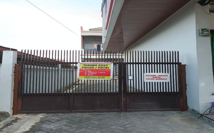 OYO 92806 Penginapan Geby Syariah