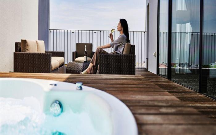 Garden Terrace Saga Hotel & Resort