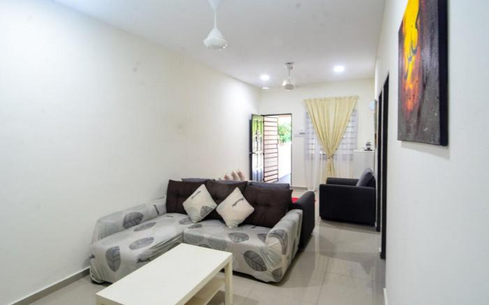 Cosy In-Town 3-bedroom | Muallim814