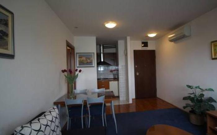 Happy Brothers - Center of Split