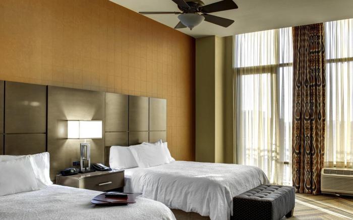 Hampton Inn & Suites Austin @ The University/Capitol