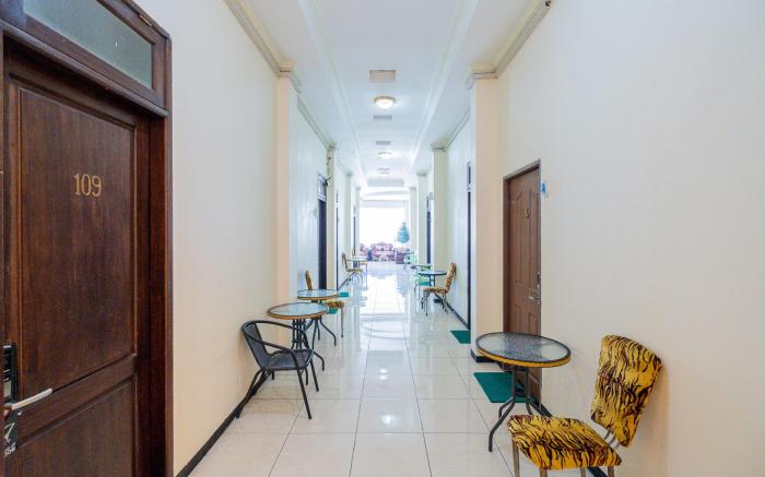 RedDoorz Plus @ Grace Residence Surabaya