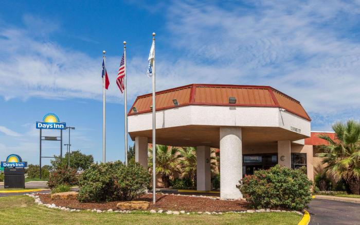 Days Inn by Wyndham Sherman