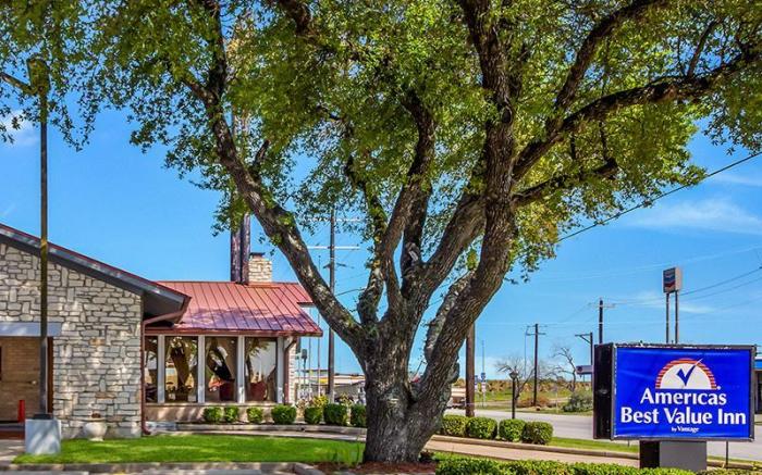 Americas Best Value Inn Columbus, TX