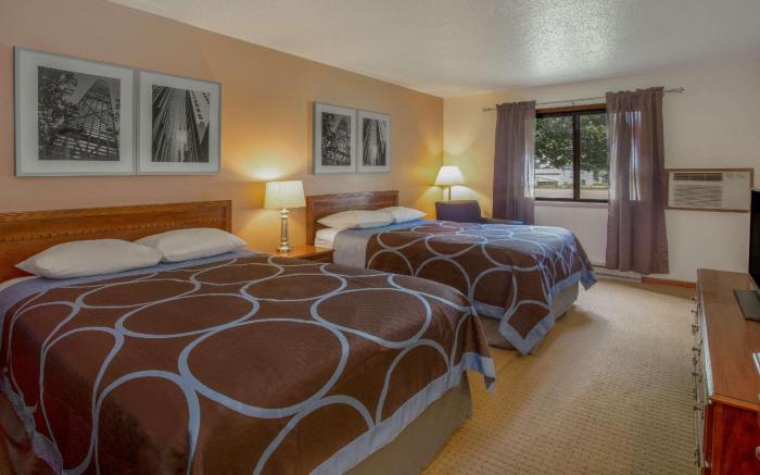 Baymont by Wyndham Oshkosh Airport