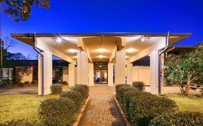 Best Western Crossroads Inn