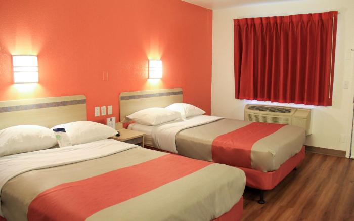 Motel 6 Enfield, CT - Hartford