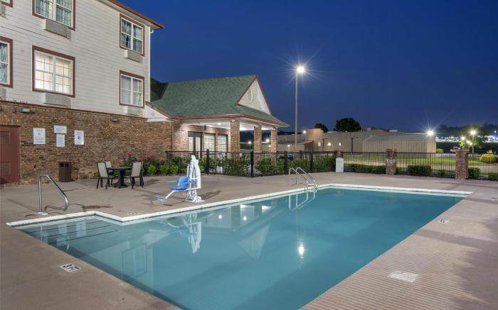 Best Western Plus Bessemer Hotel and Suites