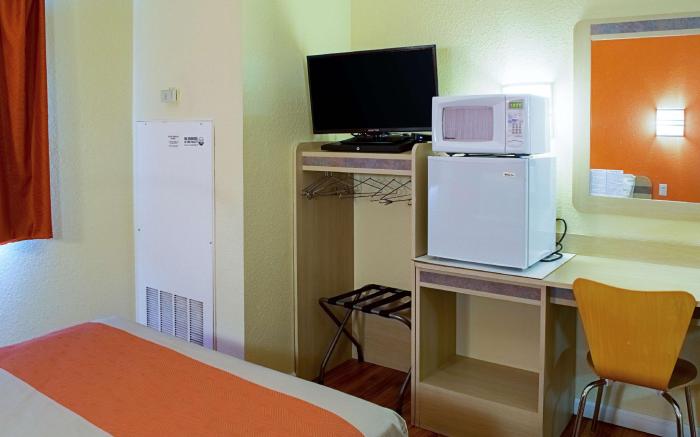 Motel 6 Seymour, IN - North