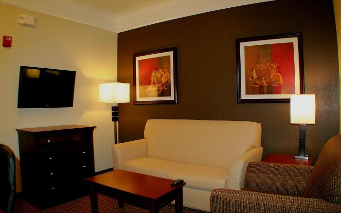 Best Western Plus Easton Inn and Suites