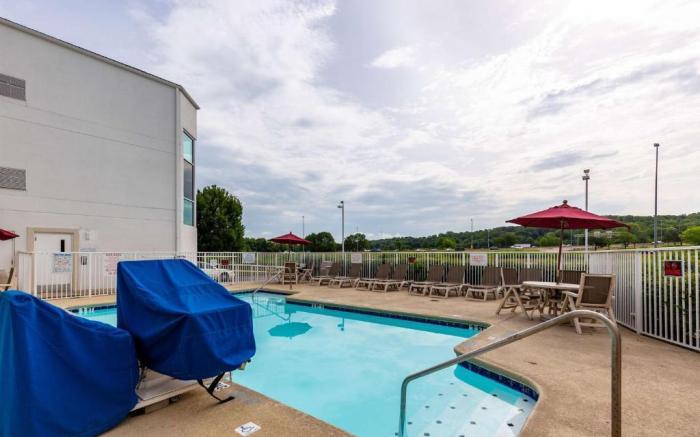 Motel 6 Caseyville, IL