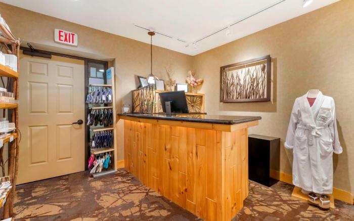 Best Western Premier The Lodge on Lake Detroit