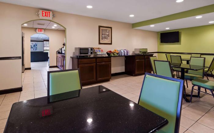 Sure Stay Hotel by Best Western East Brunswick Inn
