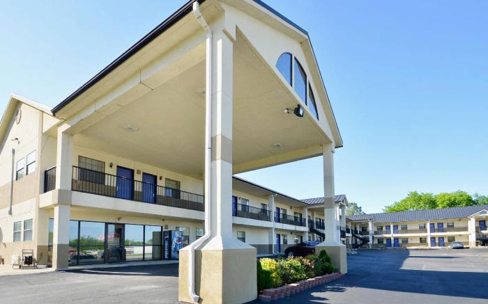 Motel 6 Atoka, OK