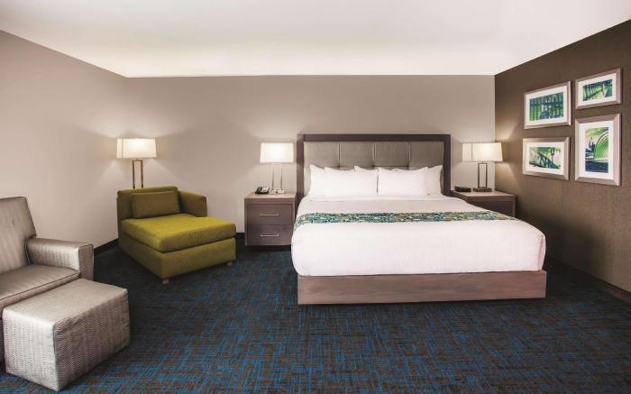 La Quinta Inn & Suites by Wyndham St. Paul-Woodbury