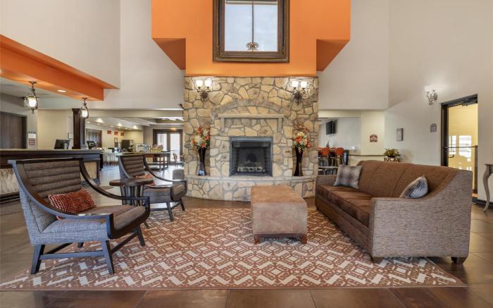 Best Western Plus Cimarron Hotel and Suites