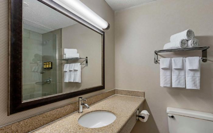 Best Western Plus Kingston Hotel and Conference Center