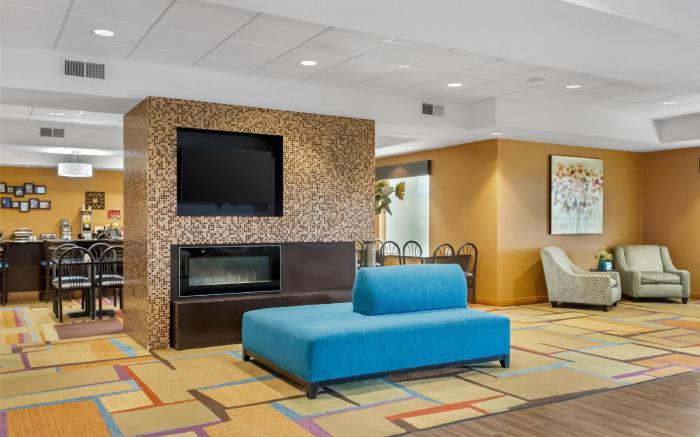 Best Western Plus Hiawatha Hotel