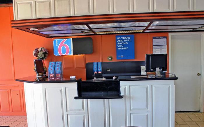Motel 6 Sallisaw, OK
