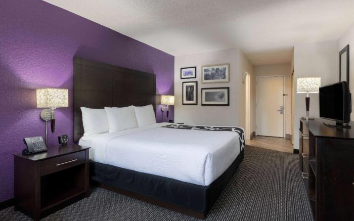 La Quinta Inn & Suites by Wyndham Clifton/Rutherford