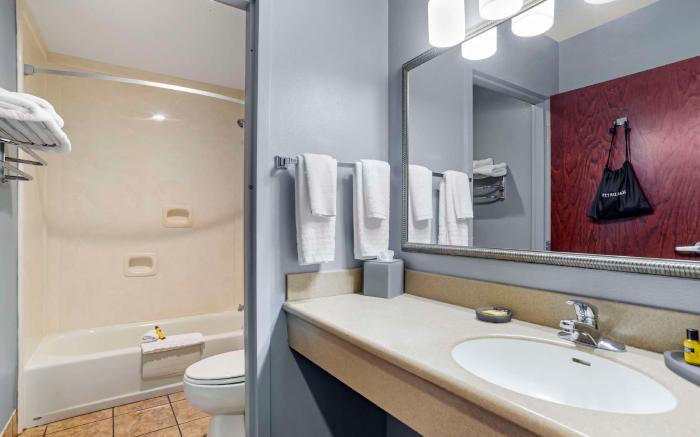 Best Western Plus Two Rivers Hotel and Suites