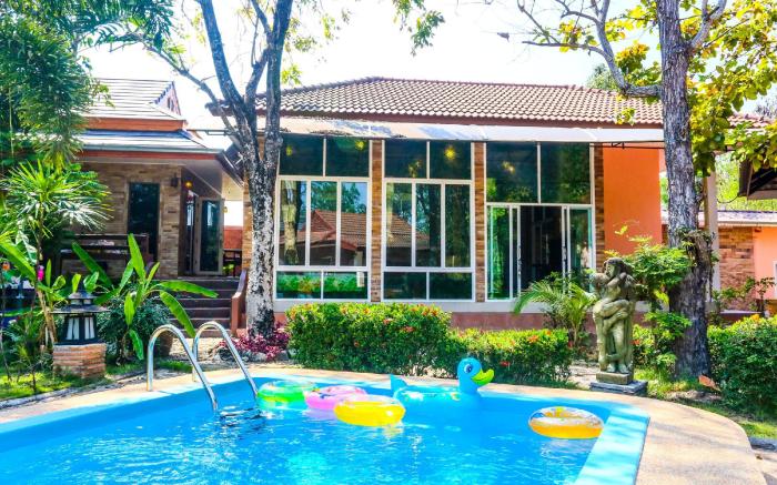 Phalaburi Resort