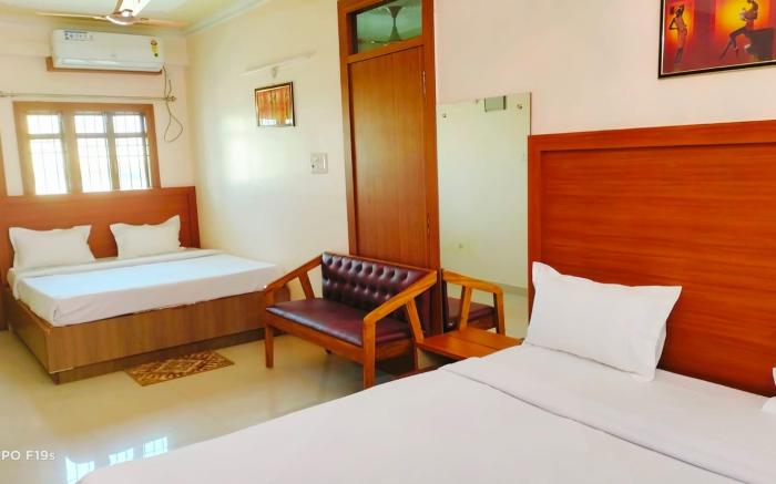 HOTEL  RUPAM TOWER