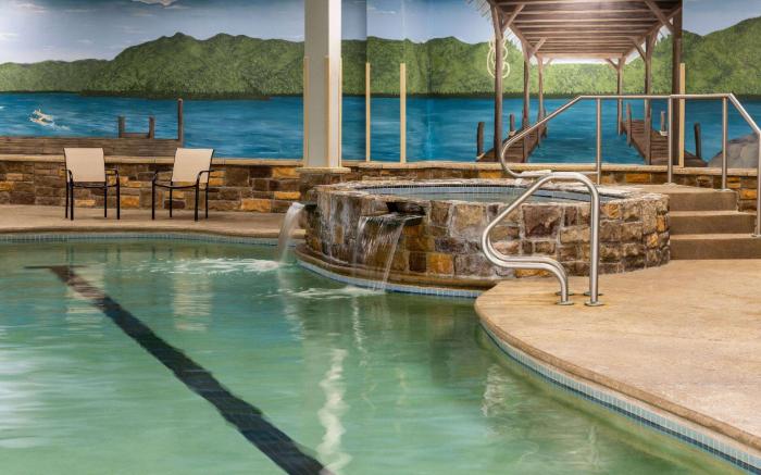 La Quinta Inn & Suites by Wyndham Lake George