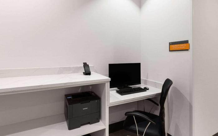 La Quinta Inn & Suites by Wyndham Austin Parmer/Tech Ridge