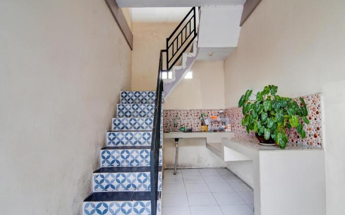 OYO 92861 Raya Guest House Syariah