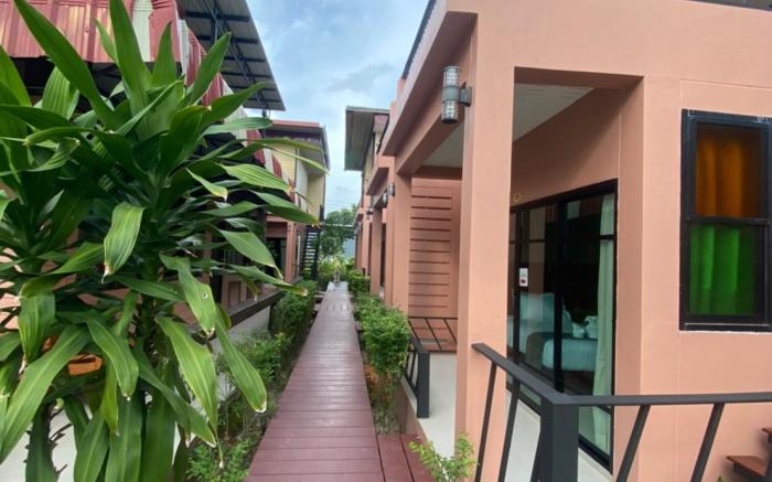 rapeepong resort nanthai
