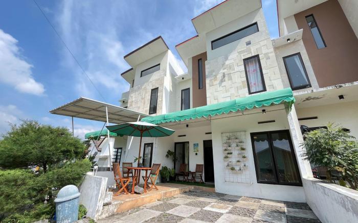 MP Villa Palmiers C8 Malang