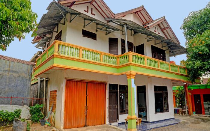 SPOT ON 92856 Home Stay Syariah Aom Kusman